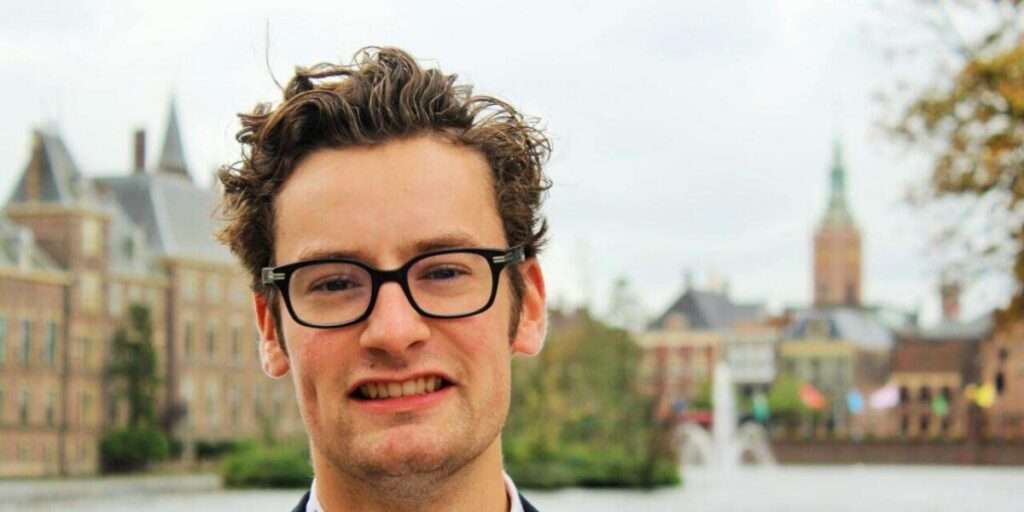 Ondertussen aan de Hofvijver